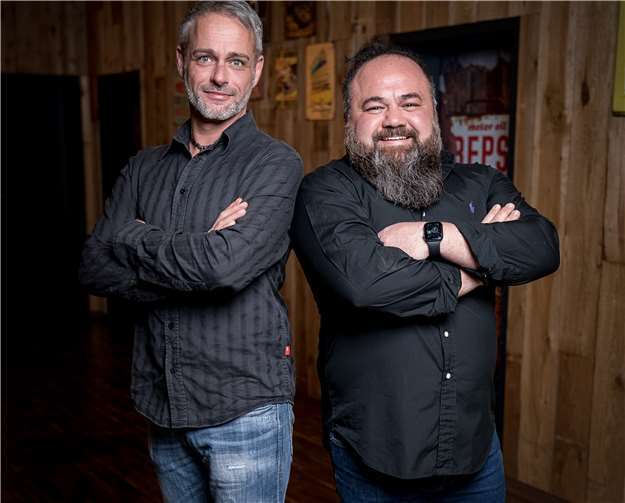 Holger von Sanden-Scheib (links) und Puya Yousefi vereinen ihre Kräfte.