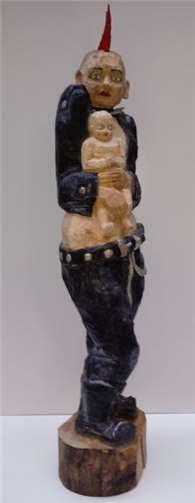 Holzfigur von Beate Steven.