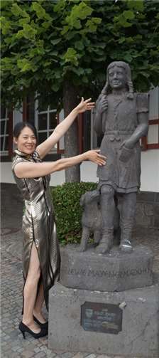 Hongxia Leich Sandra Ott