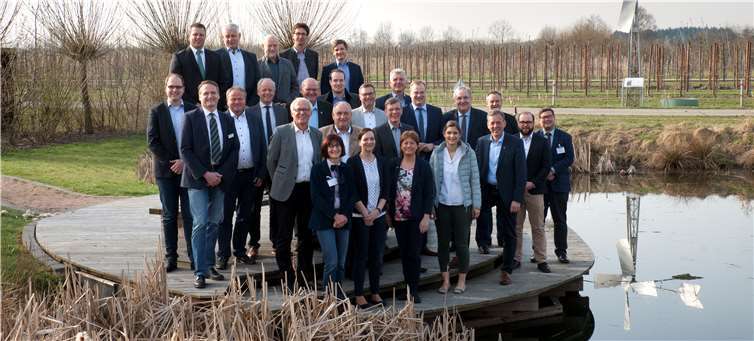 Horst Gies MdL (3. Reihe Mitte) beim Treffen der agrarpolitischen Sprecher der CDU in Stade / Niedersachsen. Imke Lohmann
