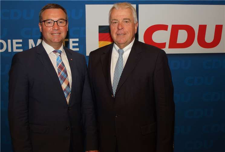 Horst Gies, MdL (l.), und Guido Ernst, MdL, gehen der Einstellungssituation für Lehrerinnen und Lehrer nach. Foto: privat