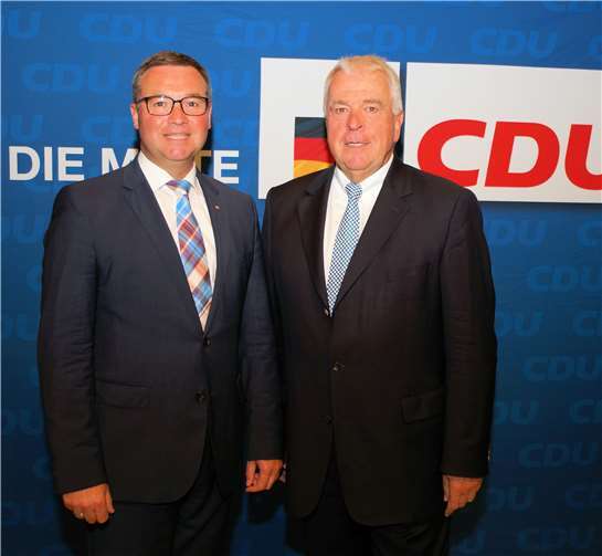 Horst Gies MdL (l.) und Guido Ernst MdL sorgen sich um die Einsatzbereitschaft der hiesigen Polizei.