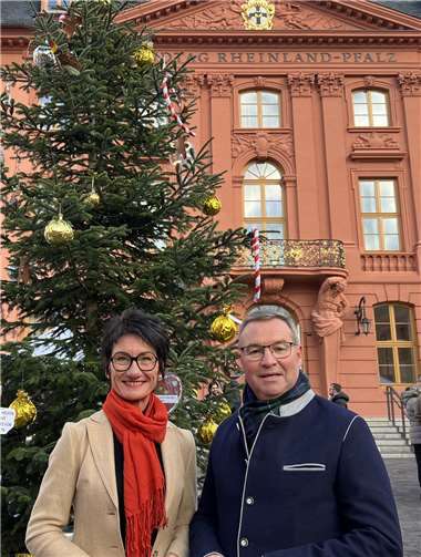 Horst Gies MdL und Petra Schneider MdL fordern Unterstützung des Landes bei den GEMA-Gebühren für Veranstalter.  Foto: P. Schneider