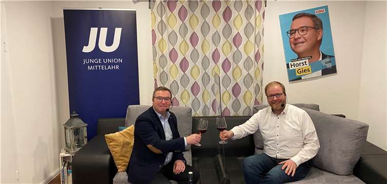 Horst Gies mit Moderator Roger Buchmann in der Facebook Bürgersprechstunde. Foto: privat