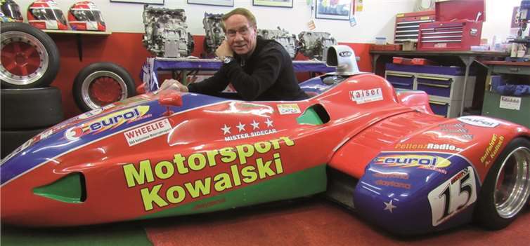 Horst-Maria Kowalski in seinem derzeitigen F1-Sidecar, eine LCR Suzuki (1000 cm³ Hubraum, Einspritzmotor, 200 PS, 290 km/h Höchstgeschwindigkeit). MKA