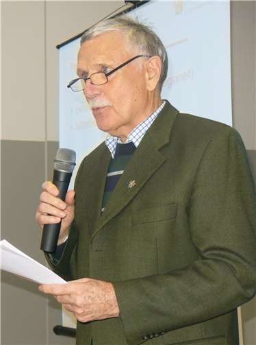 Horst Wisser „schwätzt“ im Dialekt von Dreisbach. WR