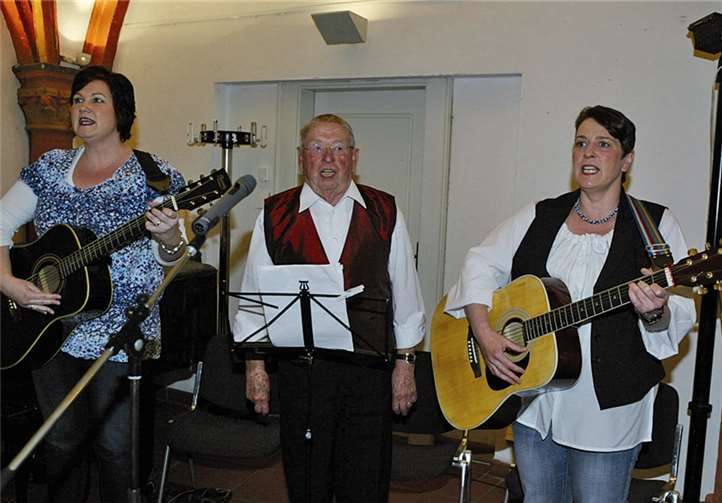 Horst Zerwas, Vera Zerwas-Schneider und Andrea Paulmann erzählten u.a. aus der „Kinderzeit“. -WAMFO.DE-