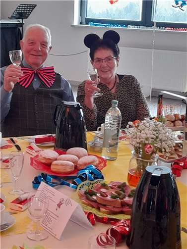 Horst und IlseSiegel gehörten zum närrischen Publikum beim Seniorennachmittag.  Foto: Martina Fettelschoß