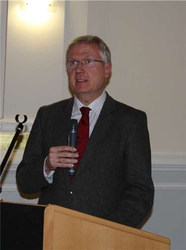 Hospiz-Geschäftsführer Christoph Drolshagen unterstrich die Wichtigkeit der ehrenamtlichen Kräfte.DU