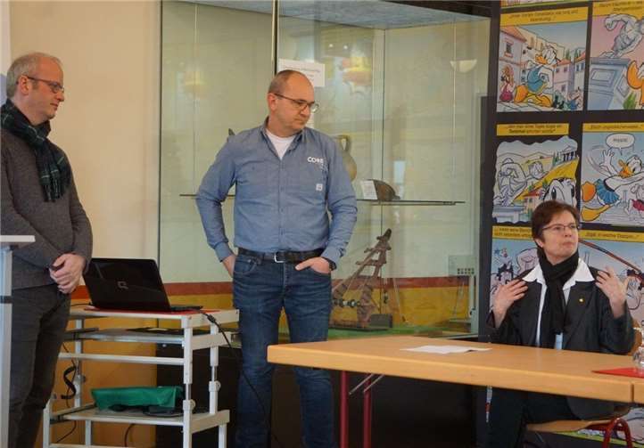 Hubertus Ritzdorf, Frank Schröder und Agnes Menacher bei der Präsentation der Homepage.