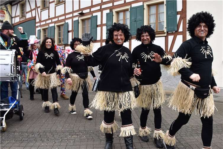 Hübsch anzusehen war der Negerstamm der KG Morenhoven.