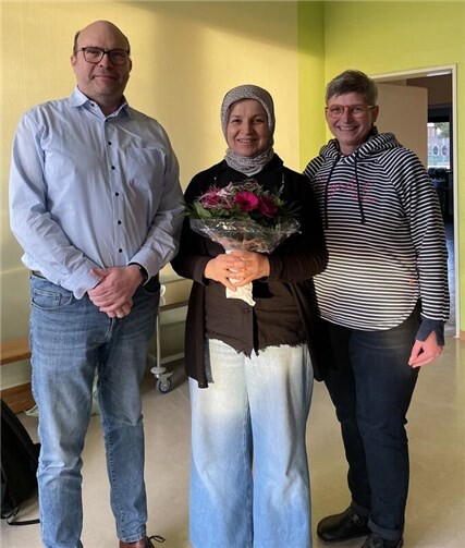 Hülya Sahinbay (Mitte) hat die Basisqualifikation erfolgreich bestanden.  Foto: Louisa Isaak