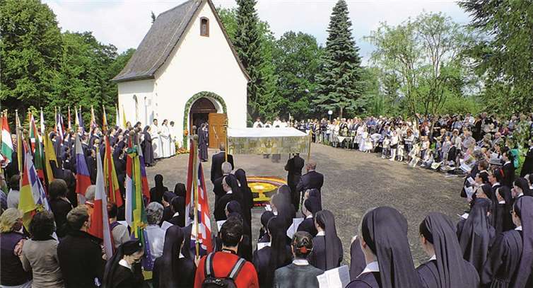 Hunderte von Betern.