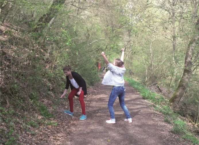 „Hurra, Gina hat einen Schnipsel gefunden“.