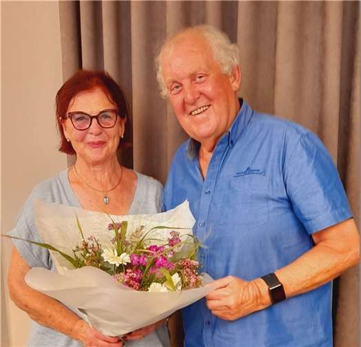 Hutenmeister Heiner Fuhs dankte den aufmerksamen Helferinnen die immer behilflich sind, besonders Rita Lauter.  Foto: privat