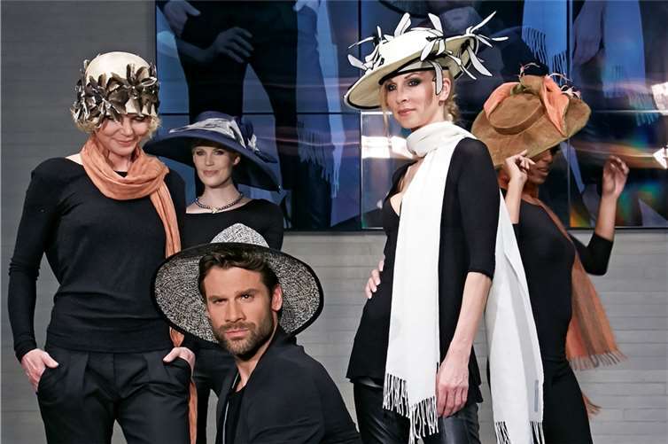 Hutmacherin Karen Diaz de Cozar aus Bad Homburg begeisterte mit aufregenden Kopfbedeckungen.