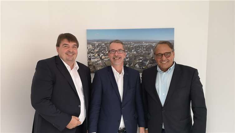 HwK-Geschäftsführer Bernd Hammes, SPD-Landtagsabgeordneter Sven Lefkowitz und HwK-Hauptgeschäftsführer Ralf Hellrich hatten einen informativen Austausch.Foto: Büro Sven Lefkowitz, MdL (SPD)