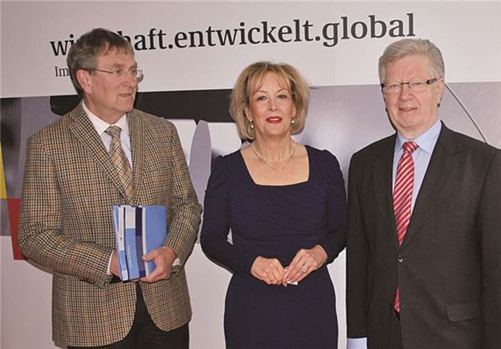 HwK-Präsident Werner Wittlich (r.), Hauptgeschäftsführer Alexander Baden (l.) mit Staatssekretärin Gudrun Kopp.