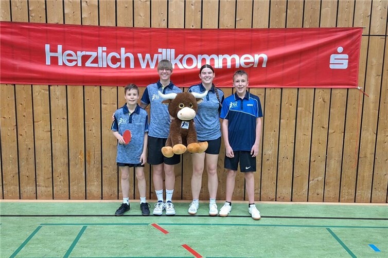 I. Jugend 19: Oskar Schaaf, Charlotte Anders, Sari Reckenthäler, Milo Junglas.