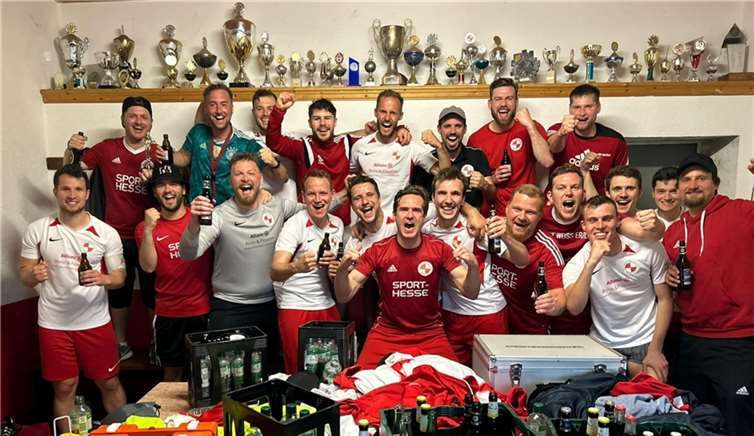 I. Mannschaft nach dem 6:0 Sieg gegen VfL Wied Niederbieber.  Foto: FV Erpel