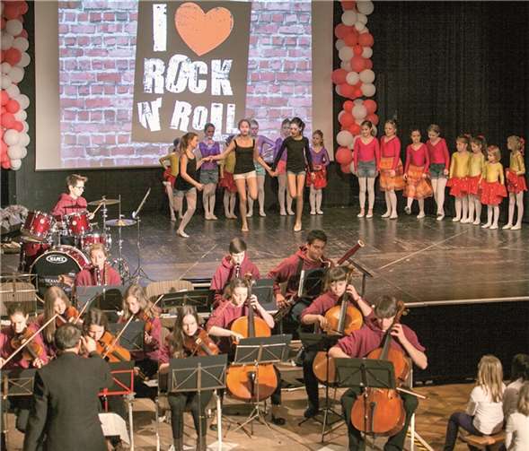 „I love Rock 'n' Roll“, der Auftritt der Tanzgruppe der Tanzschule „Dance-Art“ aus Pech.  JOST