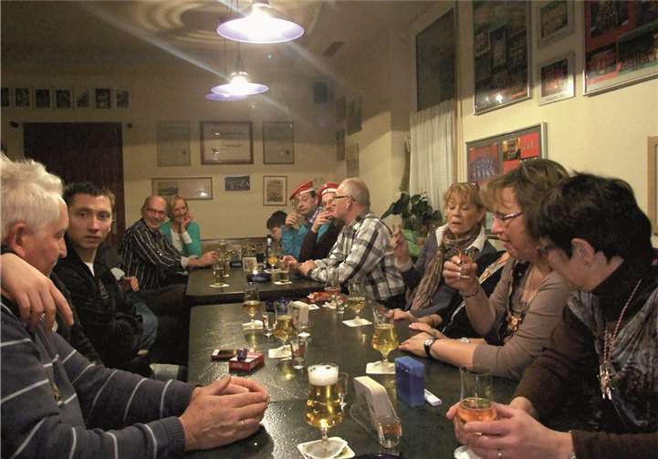 I n gemütlicher Runde trafen sich die Rot-Weißen Husaren am Neujahrstag. privat