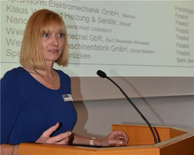 IHK Präsidentin Susanne Szczesny hielt die Festansprache.