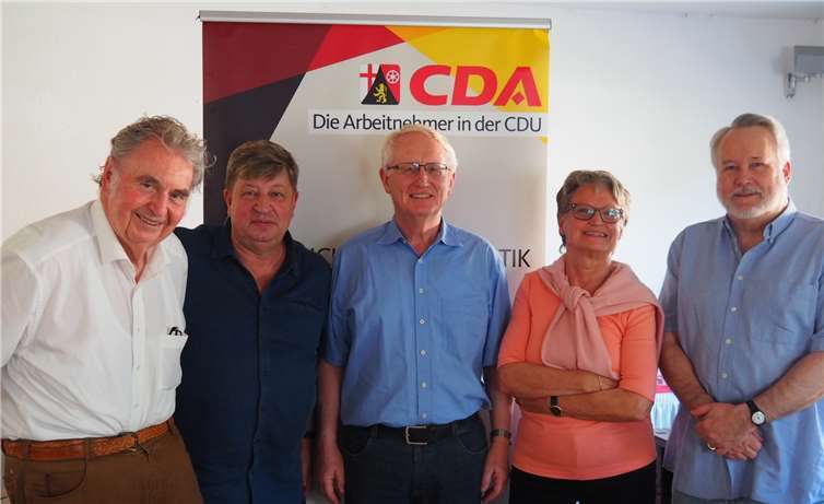 „Ich bin dankbar, dass der CDA-Kreisvorstand nach Rheinbreitbach gekommen ist, um mich als Bürgermeisterkandidat zu unterstützen.“, so Heinz Schmitz (Mitte). privat