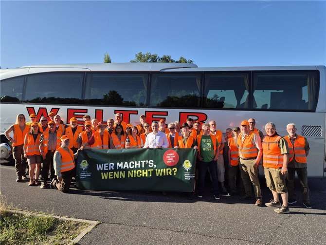 Torsten Welling (CDU) unterstützt Jägerschaft bei Demo in Mainz „Ich habe es mir nicht nehmen lassen, gemeinsam mit den Jägern aus meinem Wahlkreis im Bus nach Mainz zu fahren“, erklärt Welling. Foto: privat