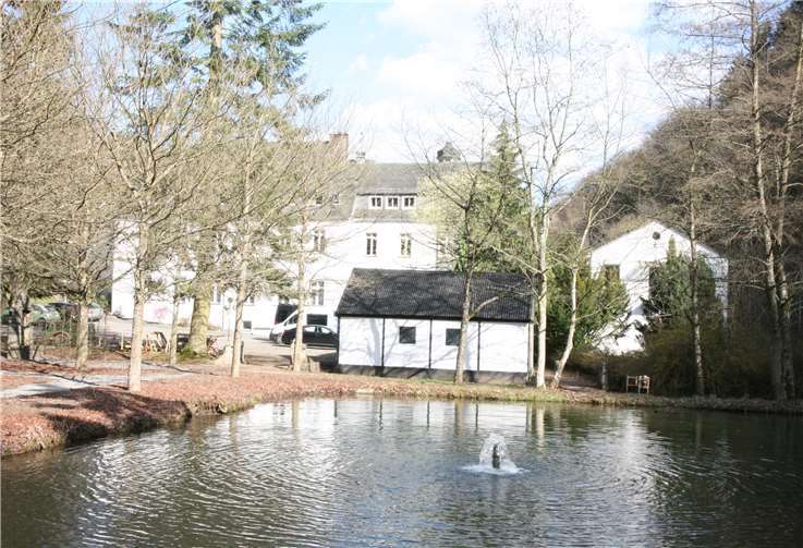 Idylle pur: Die weitläufigen Anlagen des Klosters können von den Bewohnern zur Entspannung oder auch für einen geselligen Grillabend genutzt werden.