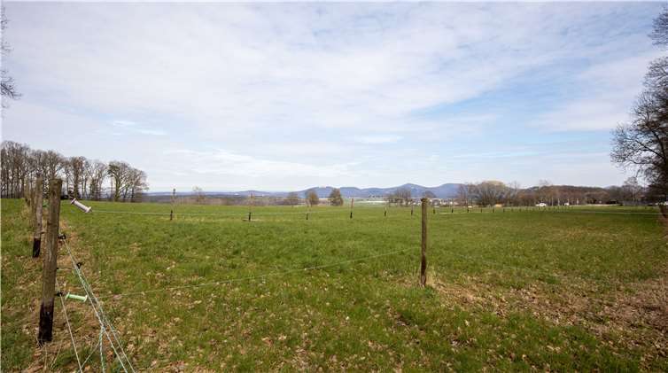 Idyllisch liegt die Landschaft zu Füßen.
