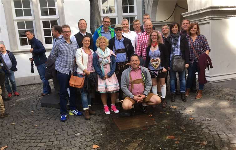 Ihre Jubiläumstour führte den Heimbach-Weiser Jahrgang 1971/72 nach Koblenz.privat