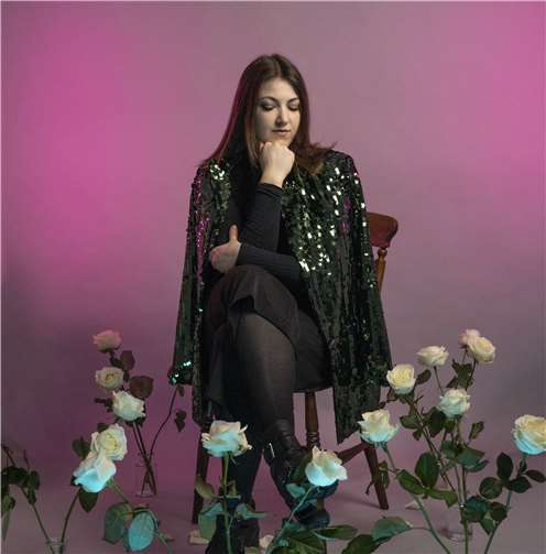 Ihre Leidenschaft begann Maren Schlicht im Alter von 14 Jahren mit Leben zu füllen, indem sie eigene Texte schrieb und Musik machte.Foto: privat