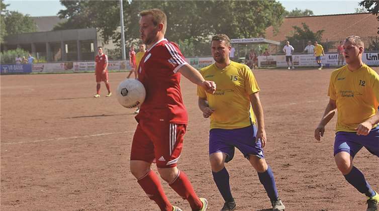 Ihrem Gegner in vielen Phasen einen Schritt voraus, war die Reserve der SG Puderbach bei ihrem Gastspiel in Irlich. Auch deshalb siegten die Kombinierten nicht unverdient mit 1:0.TH