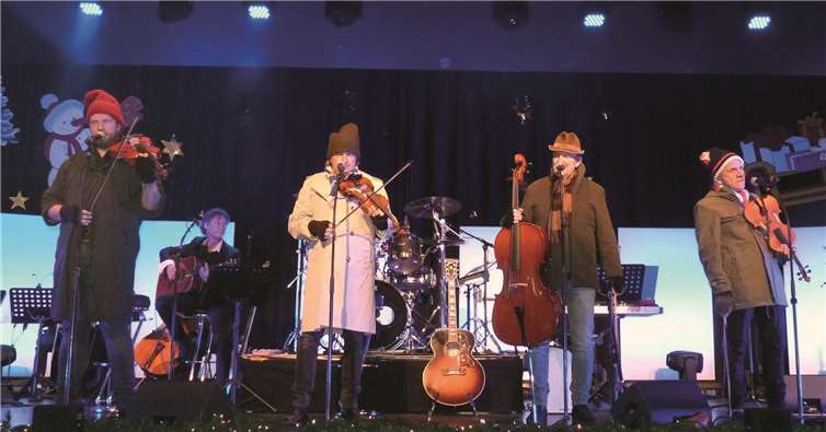 Ihren zwerchfellerschütternden Paveier-Klassiker „Heilig Abend auf dem Dom“ inszenierten Bubi Brühl, Sven Welter, Detlef Vorholt und Klaus Lückerath diesmal als „ahnungsloses“ Streichquartett.