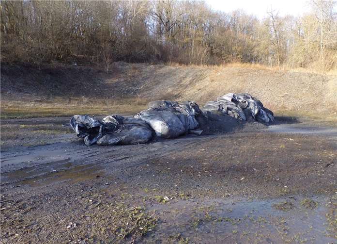 IllegaleMüllentsorgunginDreikirchen.Foto:Kreisverwaltung / Karsten Kaiser