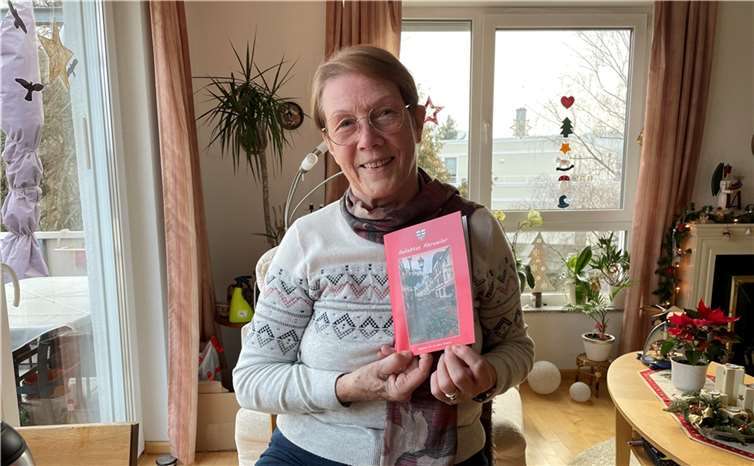 Ilse-Dore Schöpke hat ein besonderes Gedichtband herausgebracht. Foto: ROB