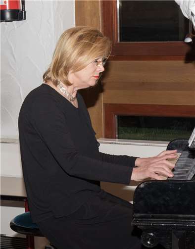 Ilse Kösling am Piano