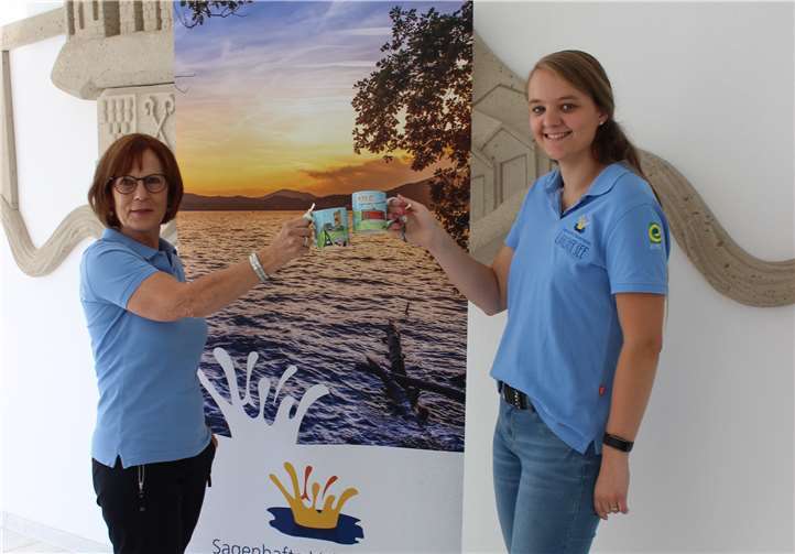 Ilse Pütz und Miriam Rostek vom Team der Vulkanregion Laacher See gefällt die neue MILA-Tasse. privat