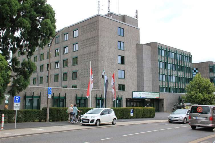 Im Ahrweiler Kreishaus hat der Kreistag mit einer Stimme Mehrheit eine Resolution gegen die Novellierung des Landesjagdgesetzes verabschiedet.  Foto: GS