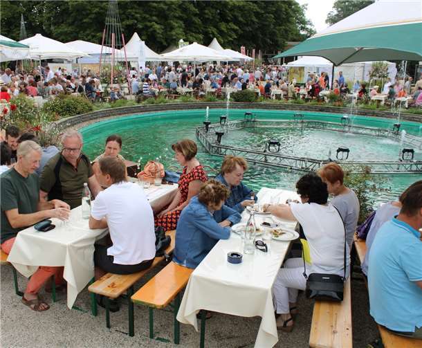 Im Ambiente des Kurparks fühlten sich die Besucher sichtlich wohl.
