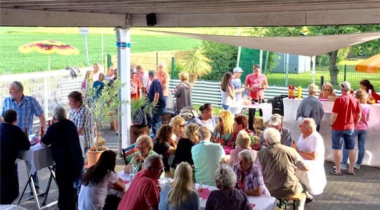 Im Anschluss an den Dorftrödel fand bei Familie Schnitzler eine „After-Trödel-Party“ statt.privat