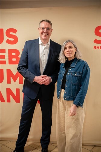 Im Anschluss an den offiziellen Teil nutzten die Gäste die Chance mit Alexander Schweitzer und Caroline Albert-Woll ins Gespräch zu kommen.