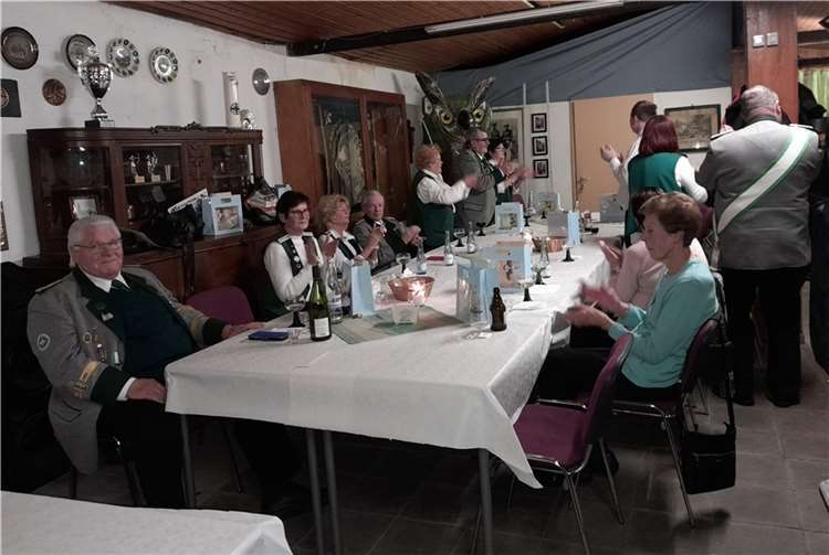 Im Anschluss wurde die Geselligkeit fröhlich gepflegt und der Abend nahm einen gemütlichen Ausklang.