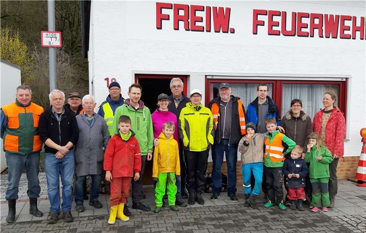 Im Anschluss wurde ein kleiner Imbiss am Feuerwehrgerätehaus gereicht.Foto: privat