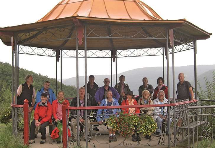 Im Aussichtspavillon bei Assmannshausen wurde eine kurze Rast eingelegt. privat