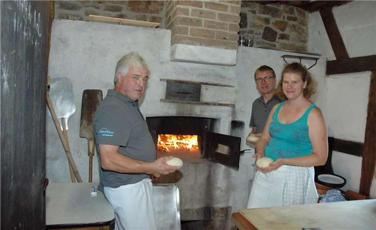 Im Backes loderten die Flammen.