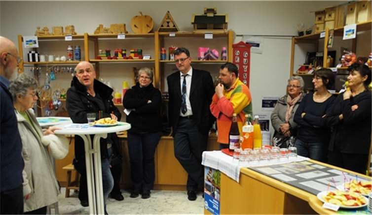 Im Bad Emser Weltladen wurde die evangelische Fastenaktion „7 Wochen mit...“ eröffnet. Die Anerkennung von Bad Ems als Fairtrade-Town stand dabei im Mittelpunkt. privat