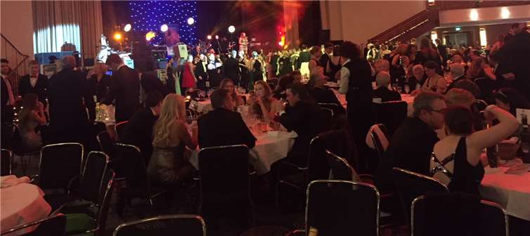 Im Ballsaal des Maritimhotels fanden sich bis zu 700 Gästen ein. -BV-