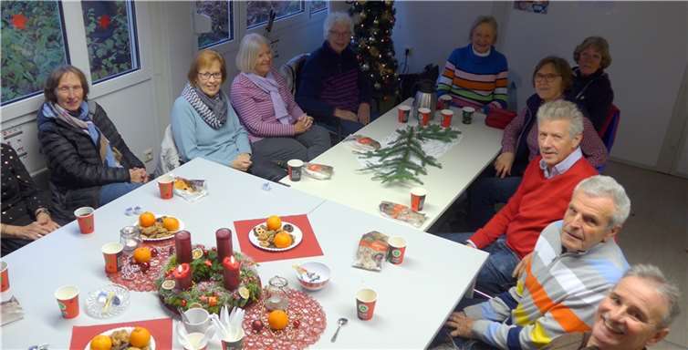 Im Begegnungscafé genossen die Besucher das Beisammensein und die weihnachtliche Atmosphäre.  Foto: DRK-Kreisverband Ahrweiler e.V.